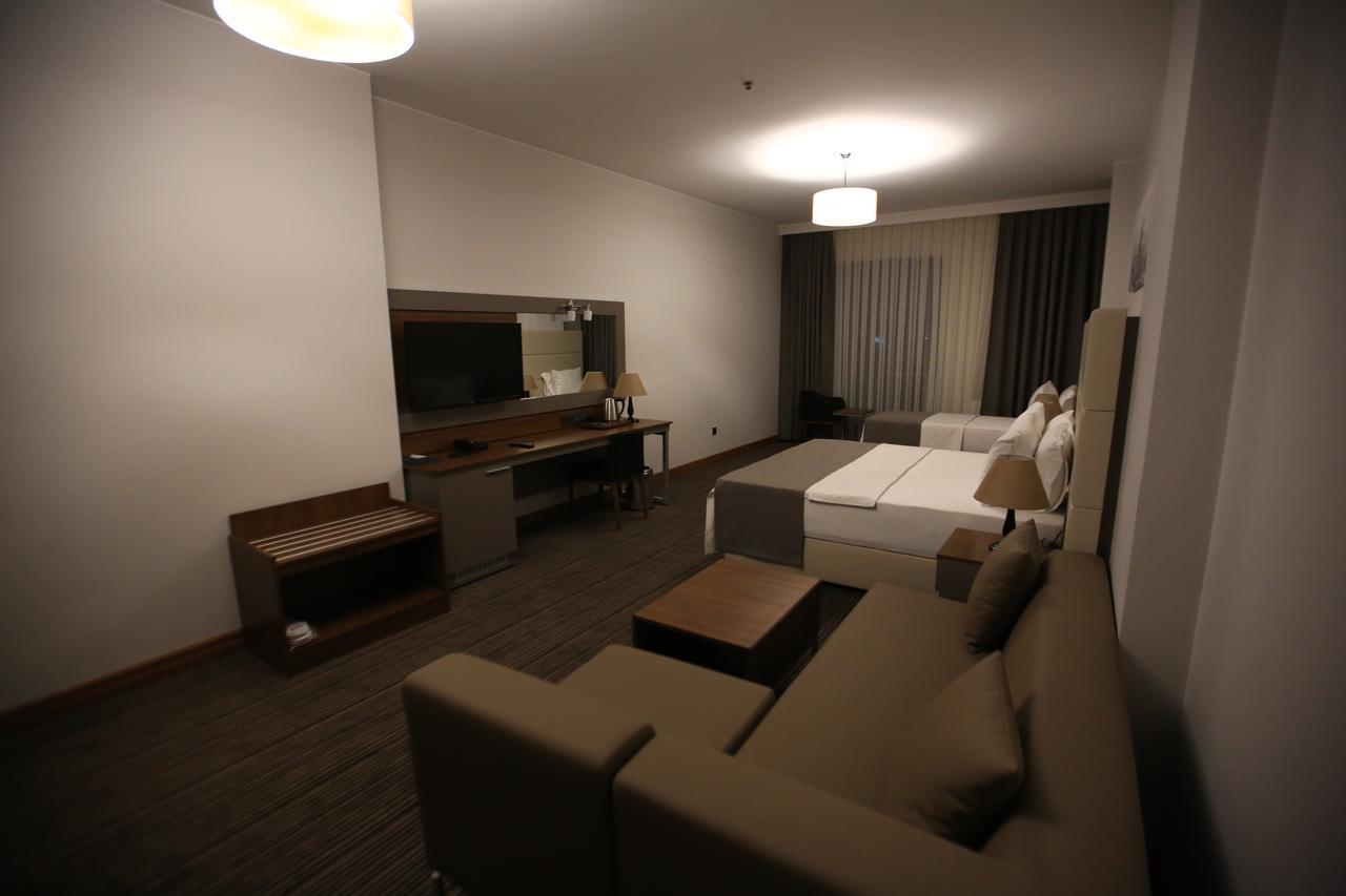 Familya Otel Erbaa Eksteriør billede